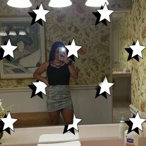 Meet your Posher, Ezzy